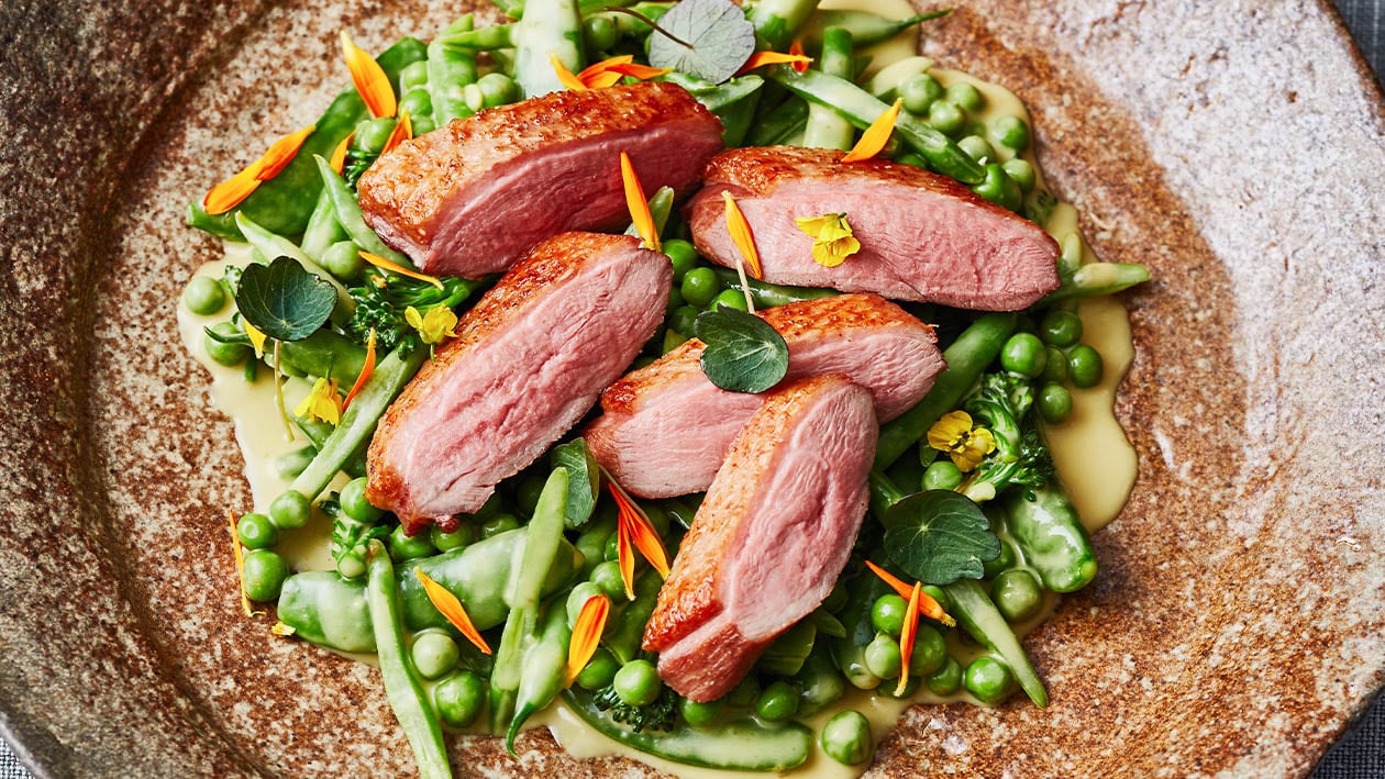 Gebakken eend met groene groenten Recept